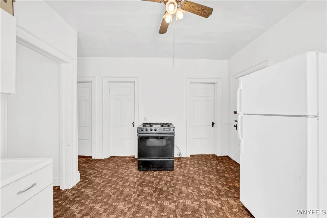 296 West Delavan Avenue N, Buffalo, New York 14213, Buffalo, New York 14213, 5 Bedrooms Bedrooms, ,2 BathroomsBathrooms,Residential,Closed,296 West Delavan Avenue N, Buffalo, New York 14213,0,B1566115