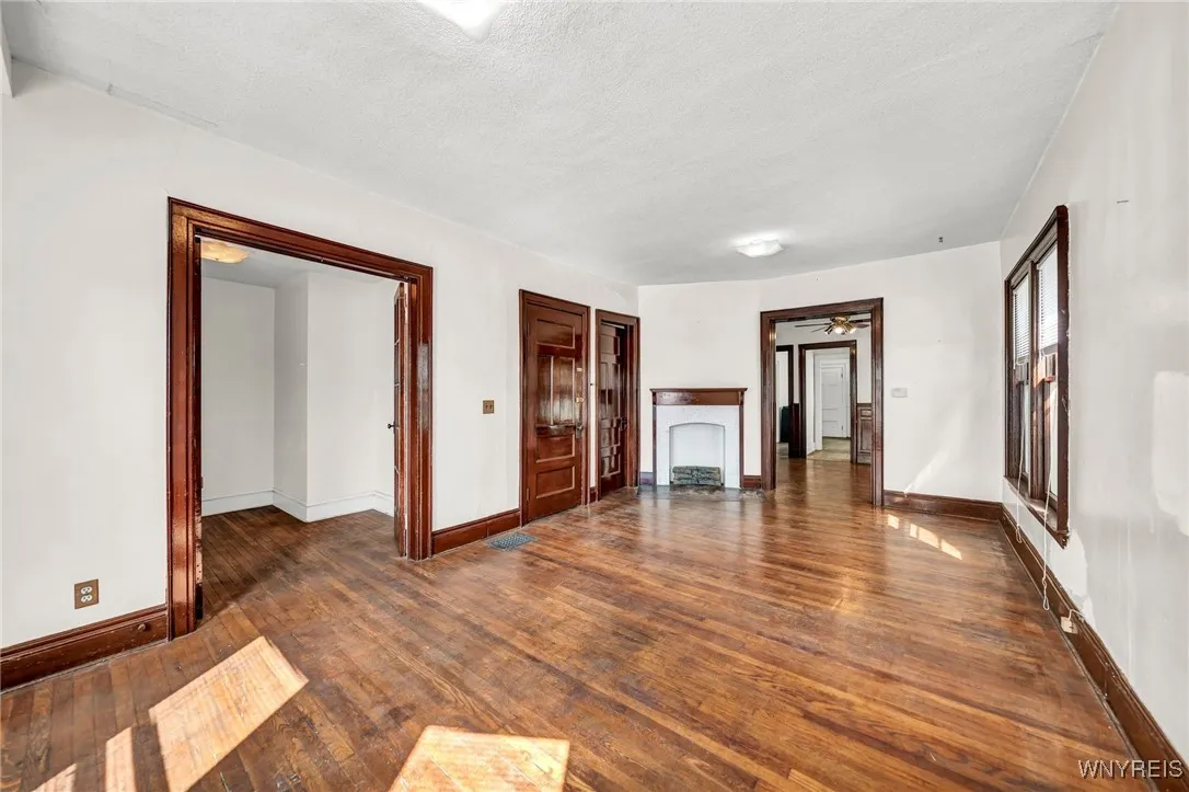 296 West Delavan Avenue N, Buffalo, New York 14213, Buffalo, New York 14213, 5 Bedrooms Bedrooms, ,2 BathroomsBathrooms,Residential,Closed,296 West Delavan Avenue N, Buffalo, New York 14213,0,B1566115