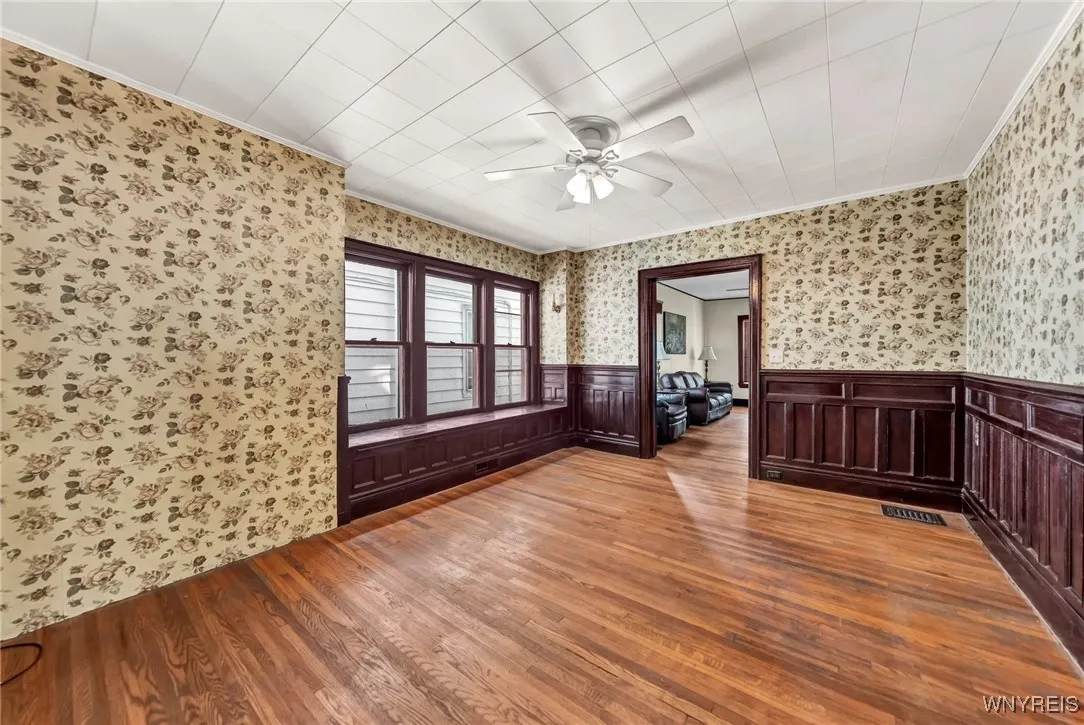 296 West Delavan Avenue N, Buffalo, New York 14213, Buffalo, New York 14213, 5 Bedrooms Bedrooms, ,2 BathroomsBathrooms,Residential,Closed,296 West Delavan Avenue N, Buffalo, New York 14213,0,B1566115