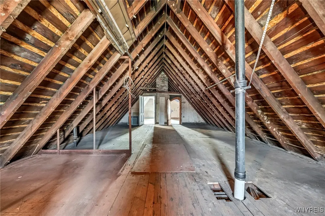 296 West Delavan Avenue N, Buffalo, New York 14213, Buffalo, New York 14213, 5 Bedrooms Bedrooms, ,2 BathroomsBathrooms,Residential,Closed,296 West Delavan Avenue N, Buffalo, New York 14213,0,B1566115