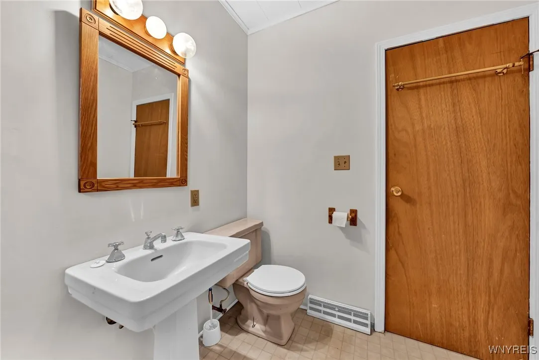 296 West Delavan Avenue N, Buffalo, New York 14213, Buffalo, New York 14213, 5 Bedrooms Bedrooms, ,2 BathroomsBathrooms,Residential,Closed,296 West Delavan Avenue N, Buffalo, New York 14213,0,B1566115