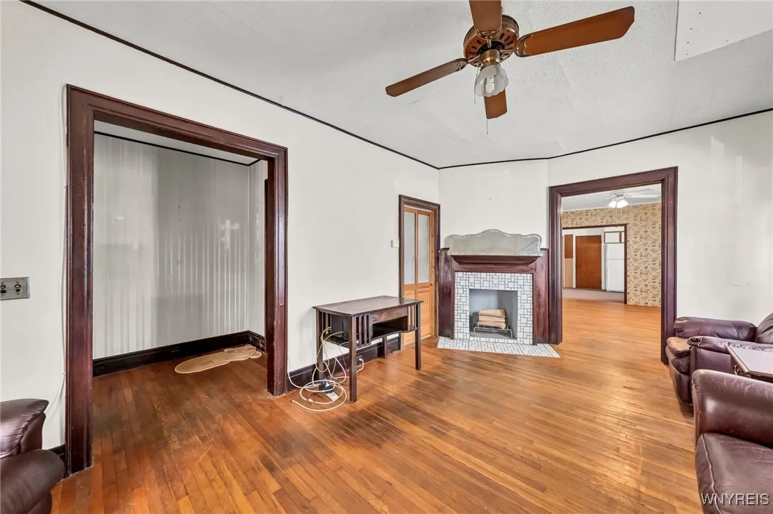 296 West Delavan Avenue N, Buffalo, New York 14213, Buffalo, New York 14213, 5 Bedrooms Bedrooms, ,2 BathroomsBathrooms,Residential,Closed,296 West Delavan Avenue N, Buffalo, New York 14213,0,B1566115