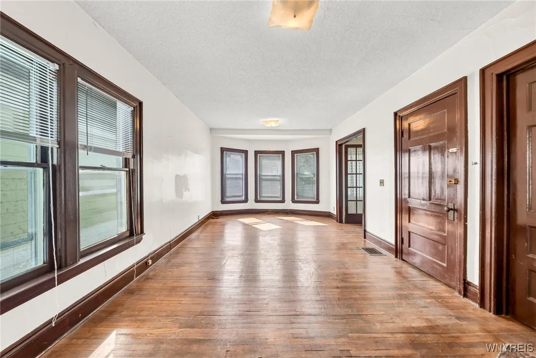 296 West Delavan Avenue N, Buffalo, New York 14213, Buffalo, New York 14213, 5 Bedrooms Bedrooms, ,2 BathroomsBathrooms,Residential,Closed,296 West Delavan Avenue N, Buffalo, New York 14213,0,B1566115