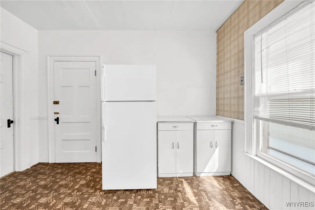 296 West Delavan Avenue N, Buffalo, New York 14213, Buffalo, New York 14213, 5 Bedrooms Bedrooms, ,2 BathroomsBathrooms,Residential,Closed,296 West Delavan Avenue N, Buffalo, New York 14213,0,B1566115