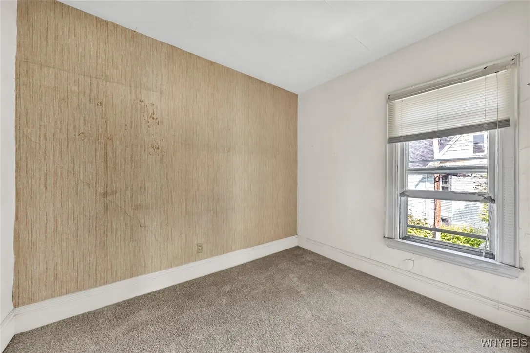 296 West Delavan Avenue N, Buffalo, New York 14213, Buffalo, New York 14213, 5 Bedrooms Bedrooms, ,2 BathroomsBathrooms,Residential,Closed,296 West Delavan Avenue N, Buffalo, New York 14213,0,B1566115
