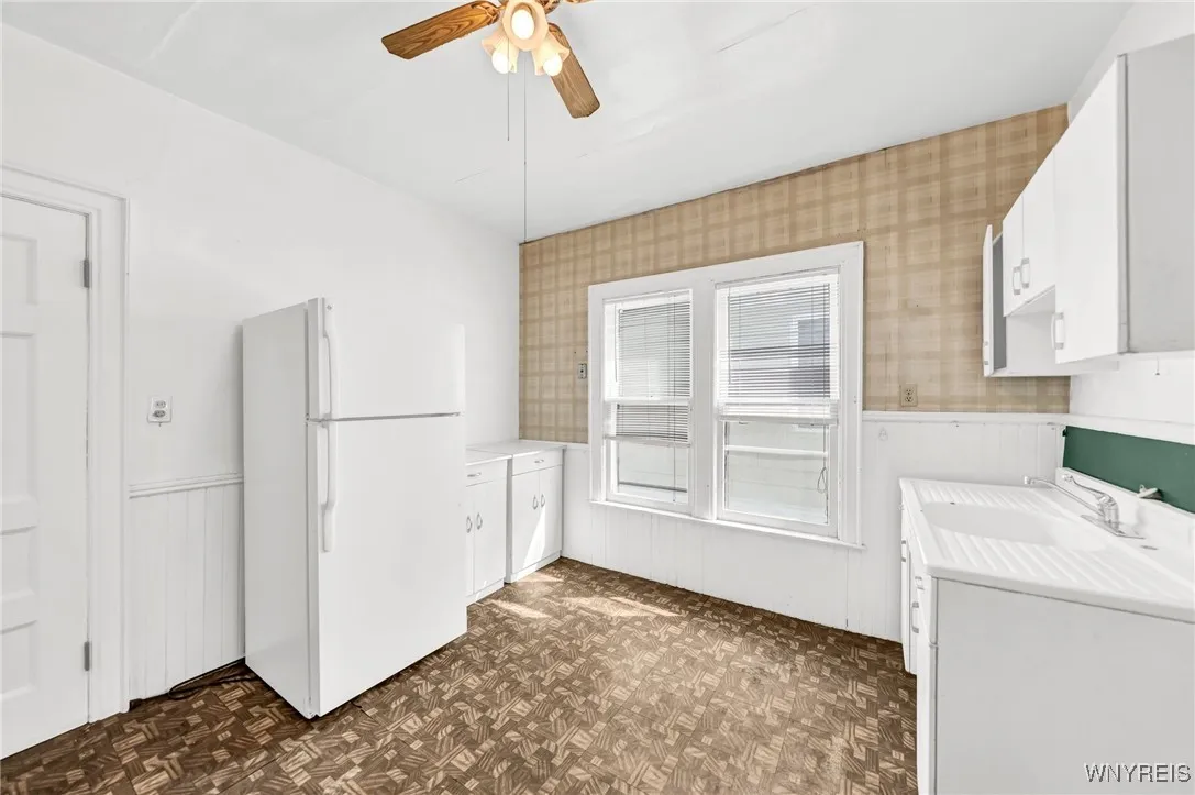 296 West Delavan Avenue N, Buffalo, New York 14213, Buffalo, New York 14213, 5 Bedrooms Bedrooms, ,2 BathroomsBathrooms,Residential,Closed,296 West Delavan Avenue N, Buffalo, New York 14213,0,B1566115