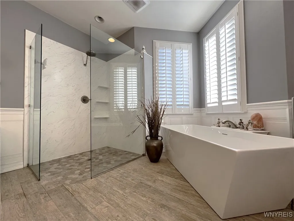 271 Forest Creek Lane, Grand Island, New York 1407, Grand Island, New York 14072, 5 Bedrooms Bedrooms, 9 Rooms Rooms,2 BathroomsBathrooms,Residential,Closed,271 Forest Creek Lane, Grand Island, New York 1407,0,B1565883