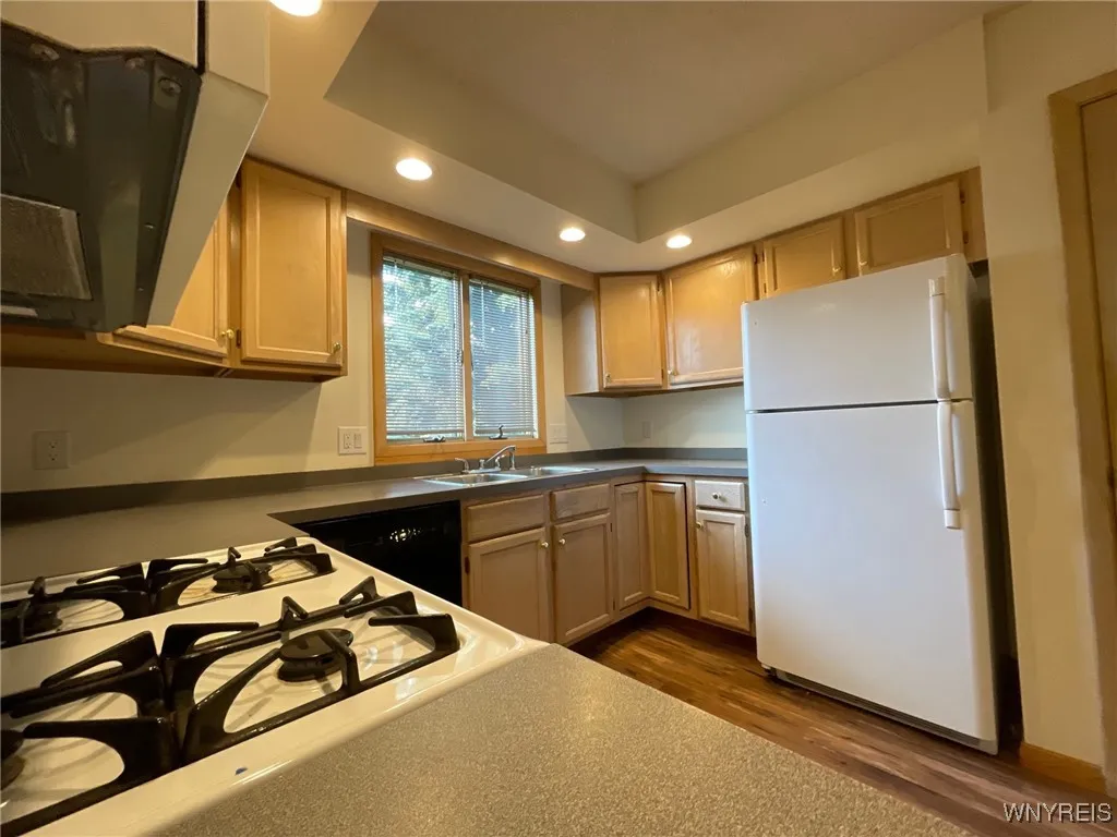 4553 Abbott Road 4551, Orchard Park, New York 1412, Orchard Park, New York 14127, 2 Bedrooms Bedrooms, 9 Rooms Rooms,1 BathroomBathrooms,Residential Lease,Closed,4553 Abbott Road 4551, Orchard Park, New York 1412,0,B1566743