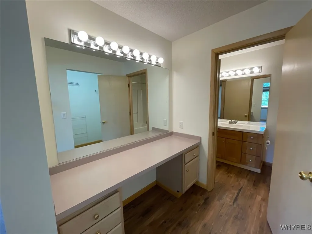 4553 Abbott Road 4551, Orchard Park, New York 1412, Orchard Park, New York 14127, 2 Bedrooms Bedrooms, 9 Rooms Rooms,1 BathroomBathrooms,Residential Lease,Closed,4553 Abbott Road 4551, Orchard Park, New York 1412,0,B1566743
