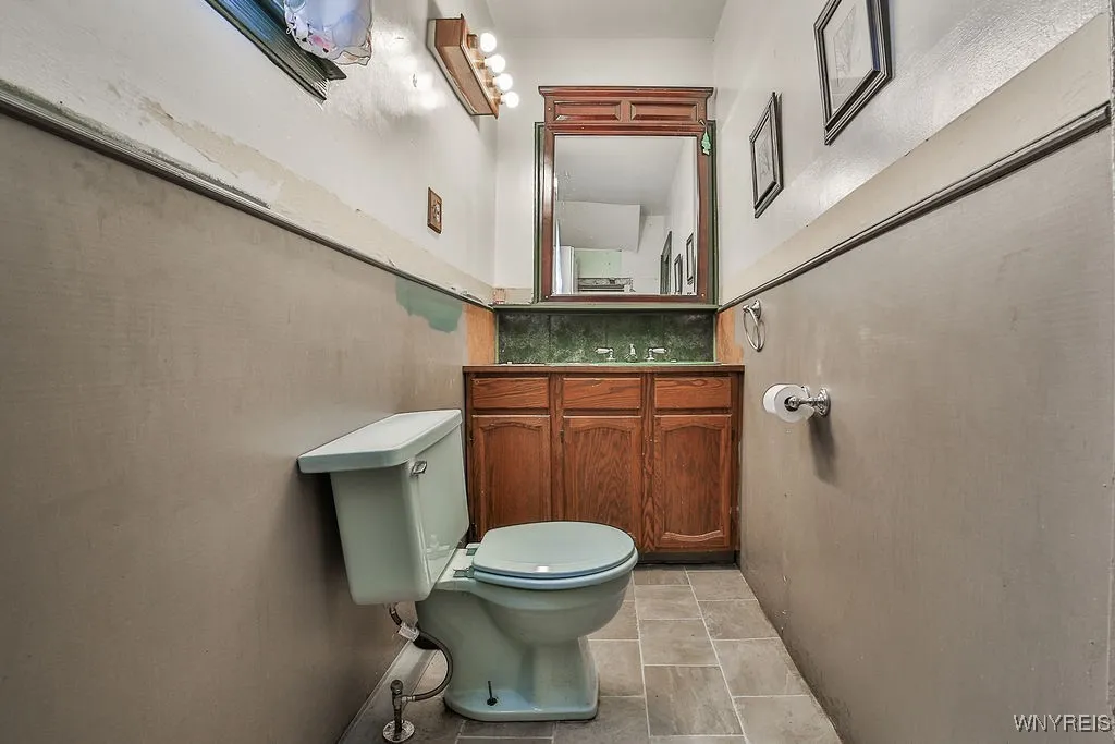 1st Floor Bathroom