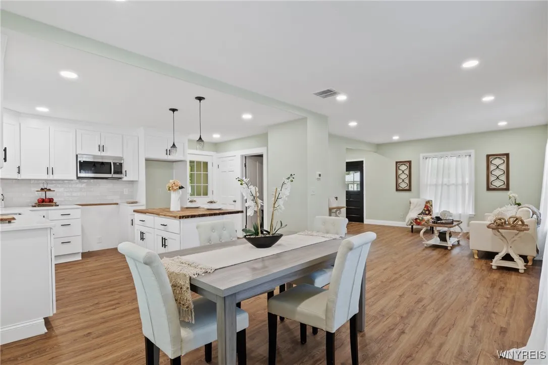 4033 Park Avenue, Hamburg, New York 14075, Hamburg, New York 14075, 3 Bedrooms Bedrooms, 3 Rooms Rooms,1 BathroomBathrooms,Residential,Closed,4033 Park Avenue, Hamburg, New York 14075,0,B1566777