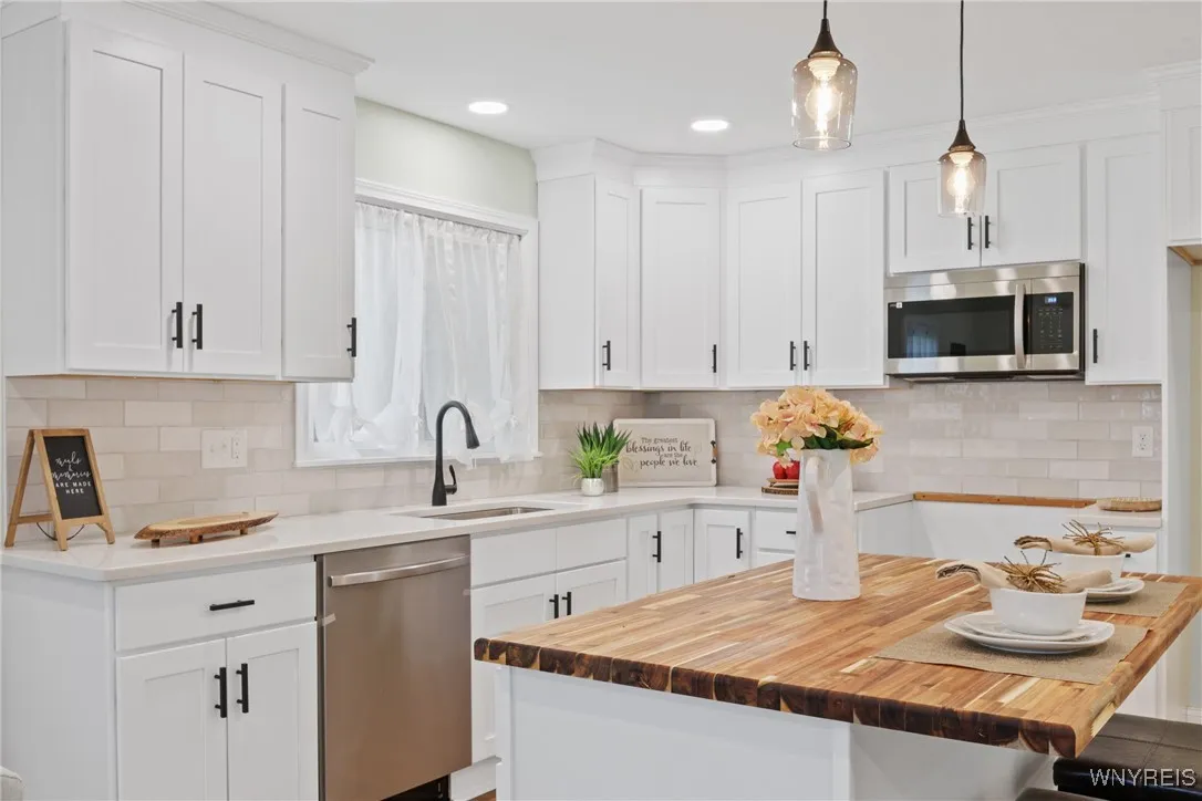 4033 Park Avenue, Hamburg, New York 14075, Hamburg, New York 14075, 3 Bedrooms Bedrooms, 3 Rooms Rooms,1 BathroomBathrooms,Residential,Closed,4033 Park Avenue, Hamburg, New York 14075,0,B1566777