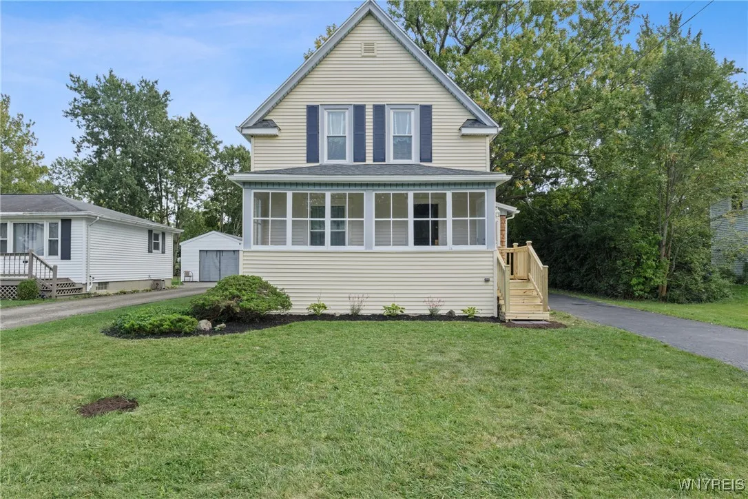 4033 Park Avenue, Hamburg, New York 14075, Hamburg, New York 14075, 3 Bedrooms Bedrooms, 3 Rooms Rooms,1 BathroomBathrooms,Residential,Closed,4033 Park Avenue, Hamburg, New York 14075,0,B1566777
