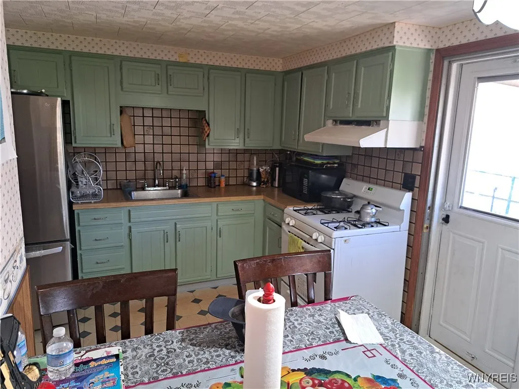 670 Harrison Avenue, Tonawanda-town, New York 1422, Tonawanda, New York 14223, 3 Bedrooms Bedrooms, 6 Rooms Rooms,1 BathroomBathrooms,Residential,Closed,670 Harrison Avenue, Tonawanda-town, New York 1422,0,B1566068