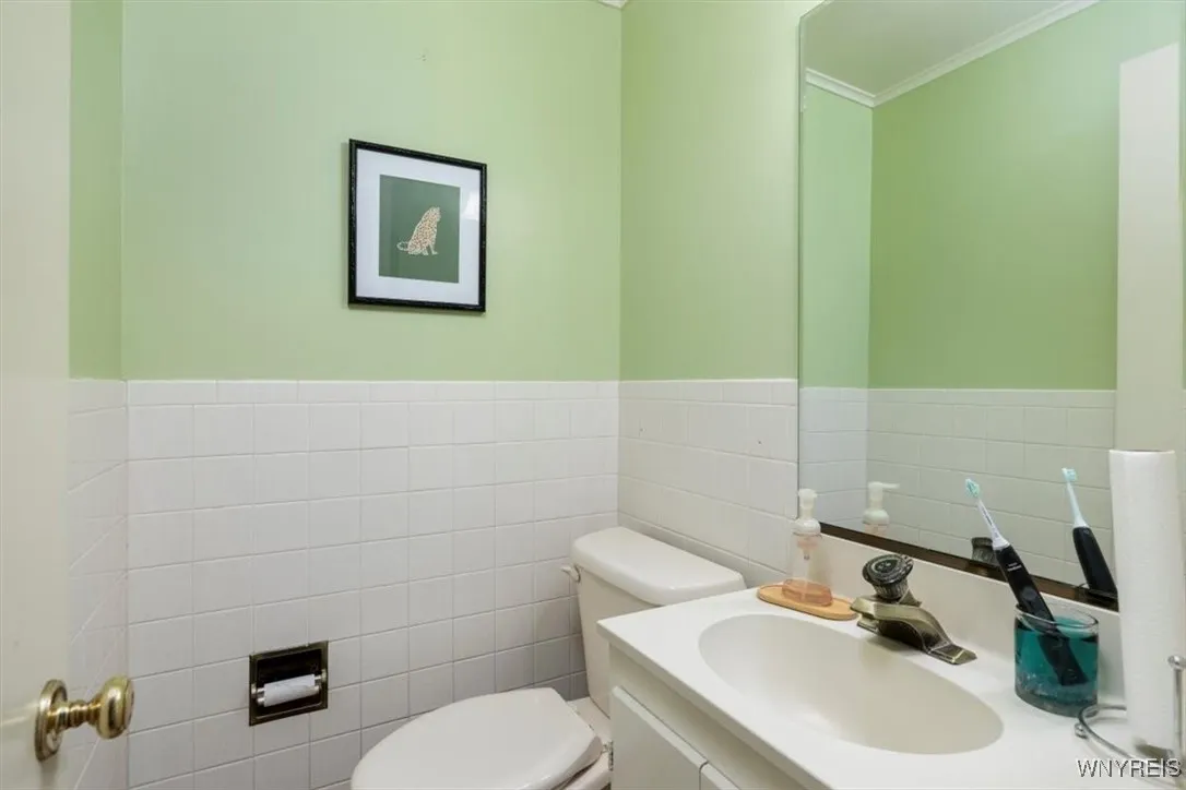 222 Greenwood Drive, Aurora, New York 14052, Aurora, New York 14052, 3 Bedrooms Bedrooms, 8 Rooms Rooms,2 BathroomsBathrooms,Residential,Closed,222 Greenwood Drive, Aurora, New York 14052,0,B1565840