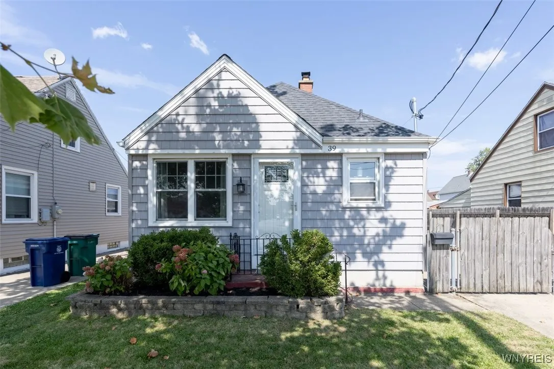 39 Hinman Avenue, Buffalo, New York 14216, Buffalo, New York 14216, 2 Bedrooms Bedrooms, 5 Rooms Rooms,2 BathroomsBathrooms,Residential,Closed,39 Hinman Avenue, Buffalo, New York 14216,0,B1565013