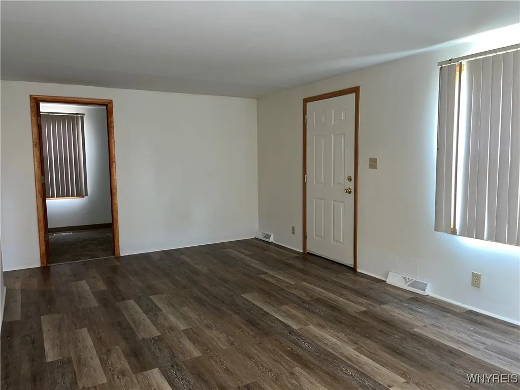 70 Cambria Street, Buffalo, New York 14206, Buffalo, New York 14206, 3 Bedrooms Bedrooms, 5 Rooms Rooms,1 BathroomBathrooms,Residential,Closed,70 Cambria Street, Buffalo, New York 14206,0,B1567125
