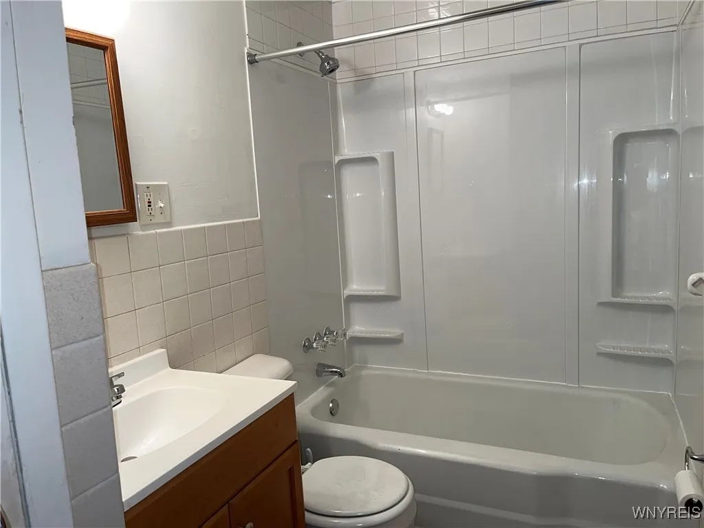70 Cambria Street, Buffalo, New York 14206, Buffalo, New York 14206, 3 Bedrooms Bedrooms, 5 Rooms Rooms,1 BathroomBathrooms,Residential,Closed,70 Cambria Street, Buffalo, New York 14206,0,B1567125