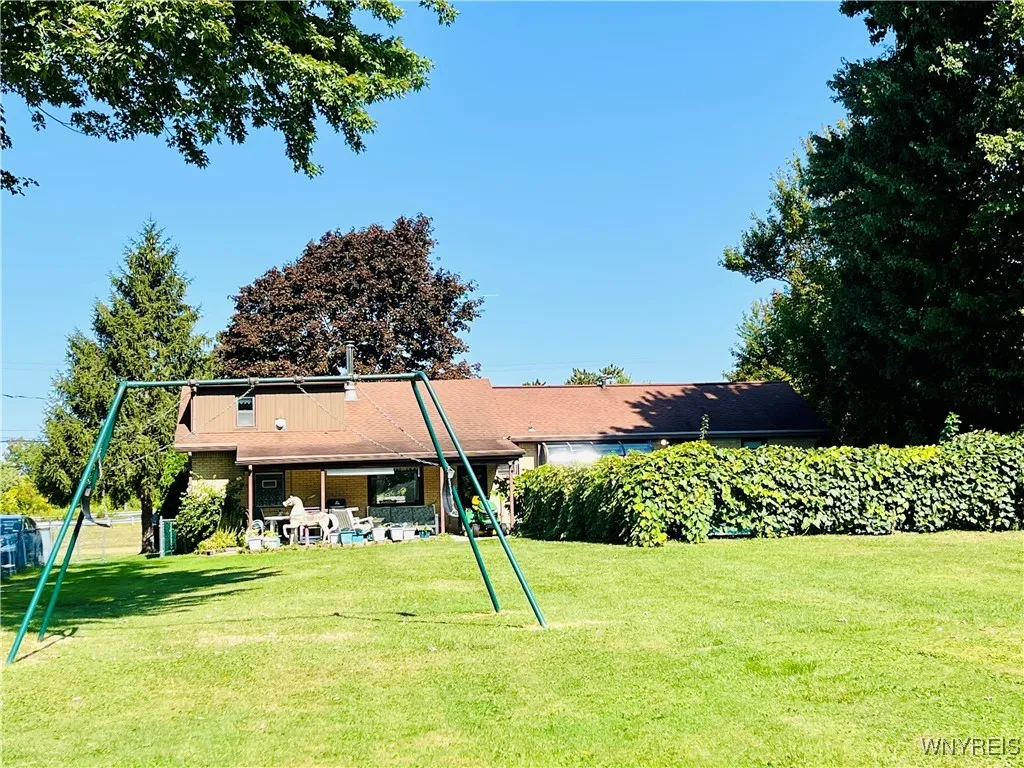 3973 Sowles Road, Hamburg, New York 14075, Hamburg, New York 14075, 4 Bedrooms Bedrooms, 9 Rooms Rooms,2 BathroomsBathrooms,Residential,Closed,3973 Sowles Road, Hamburg, New York 14075,0,B1565054