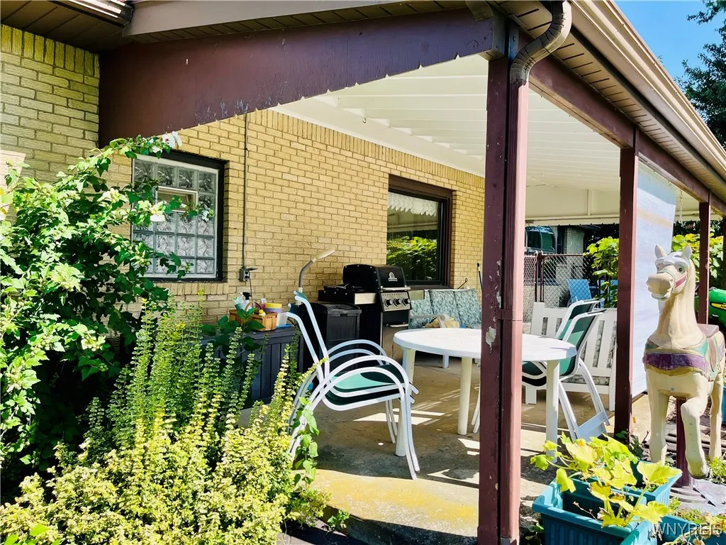 3973 Sowles Road, Hamburg, New York 14075, Hamburg, New York 14075, 4 Bedrooms Bedrooms, 9 Rooms Rooms,2 BathroomsBathrooms,Residential,Closed,3973 Sowles Road, Hamburg, New York 14075,0,B1565054