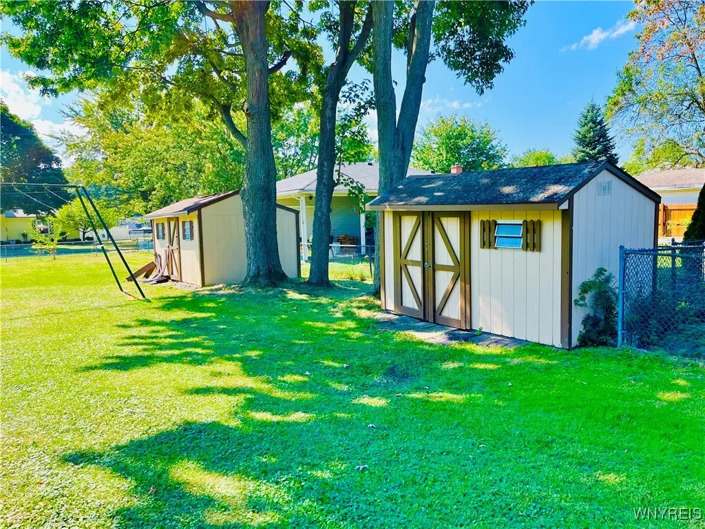 3973 Sowles Road, Hamburg, New York 14075, Hamburg, New York 14075, 4 Bedrooms Bedrooms, 9 Rooms Rooms,2 BathroomsBathrooms,Residential,Closed,3973 Sowles Road, Hamburg, New York 14075,0,B1565054