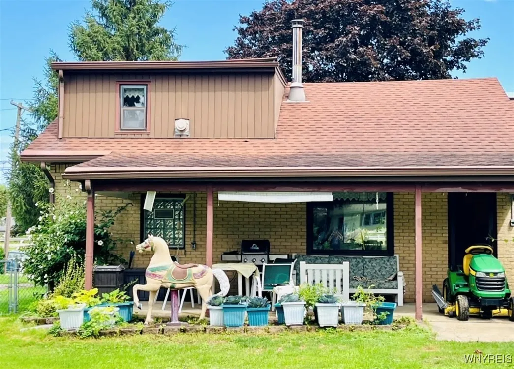 3973 Sowles Road, Hamburg, New York 14075, Hamburg, New York 14075, 4 Bedrooms Bedrooms, 9 Rooms Rooms,2 BathroomsBathrooms,Residential,Closed,3973 Sowles Road, Hamburg, New York 14075,0,B1565054