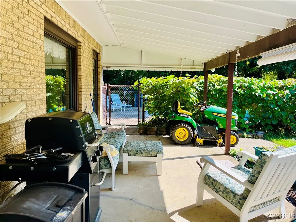 3973 Sowles Road, Hamburg, New York 14075, Hamburg, New York 14075, 4 Bedrooms Bedrooms, 9 Rooms Rooms,2 BathroomsBathrooms,Residential,Closed,3973 Sowles Road, Hamburg, New York 14075,0,B1565054