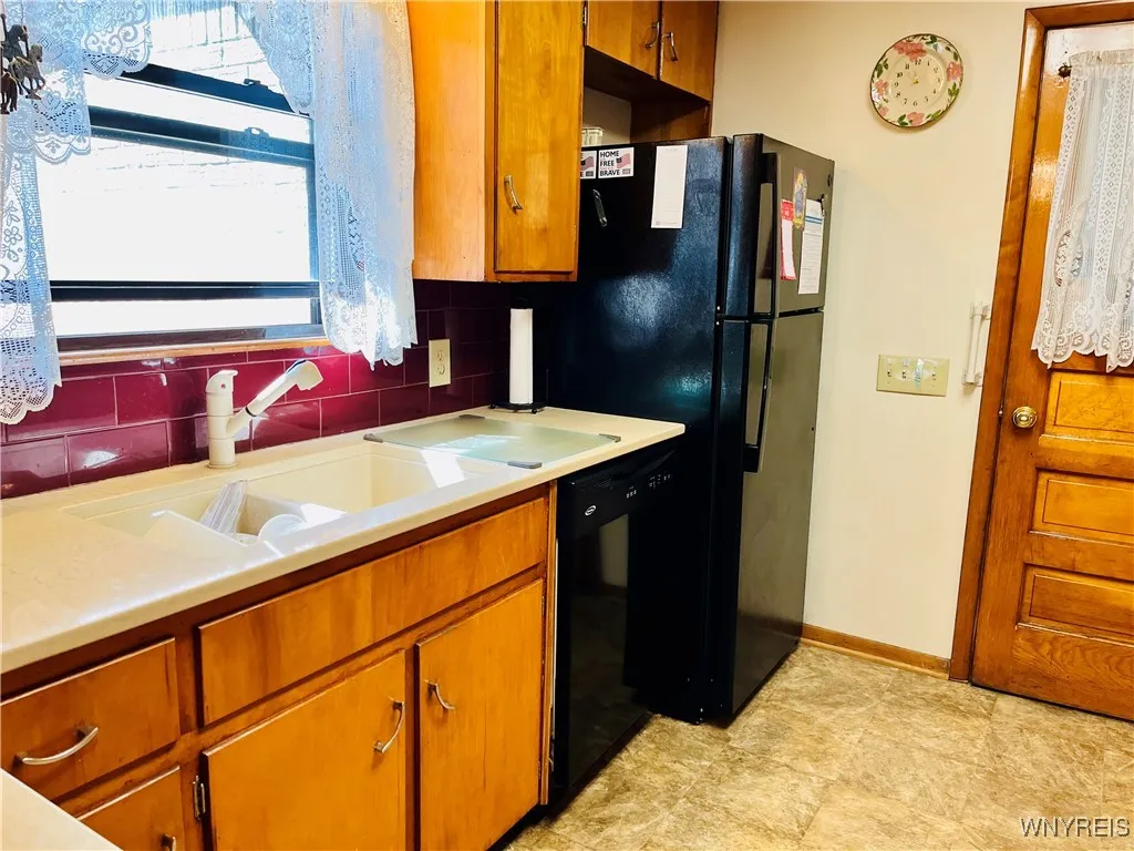3973 Sowles Road, Hamburg, New York 14075, Hamburg, New York 14075, 4 Bedrooms Bedrooms, 9 Rooms Rooms,2 BathroomsBathrooms,Residential,Closed,3973 Sowles Road, Hamburg, New York 14075,0,B1565054