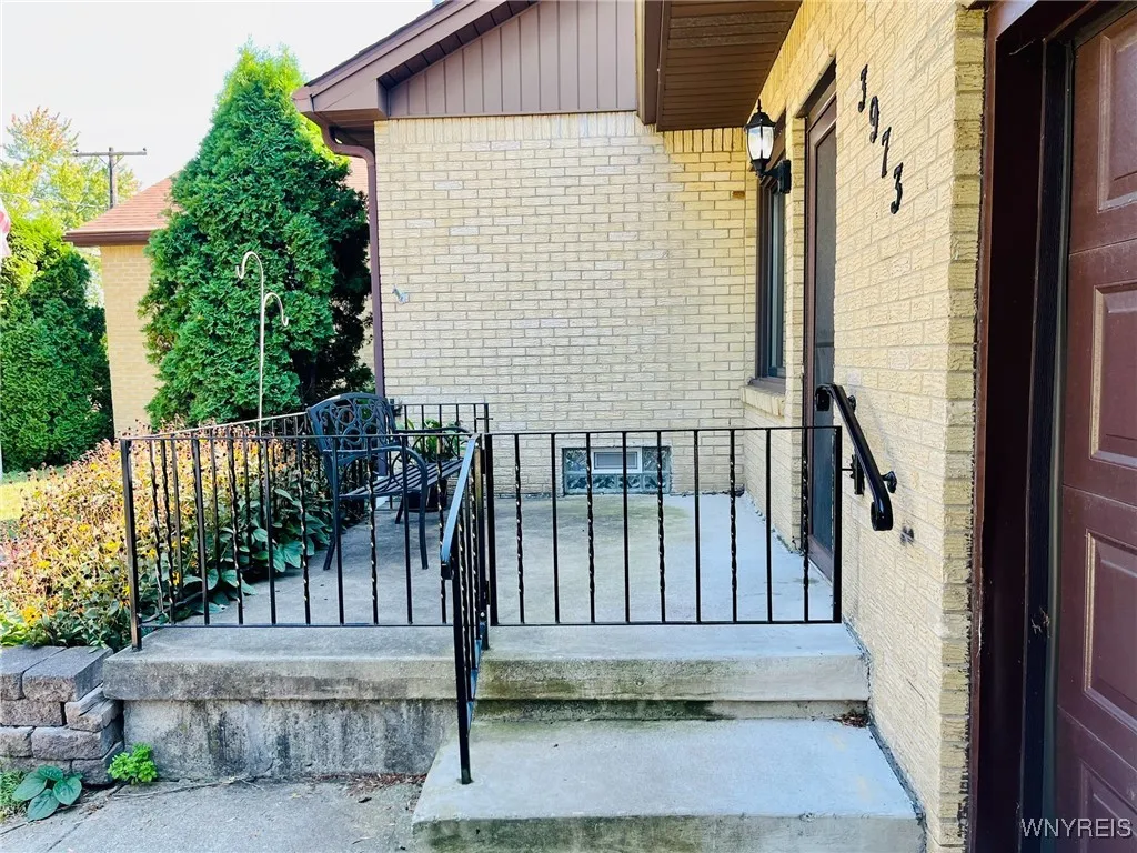 3973 Sowles Road, Hamburg, New York 14075, Hamburg, New York 14075, 4 Bedrooms Bedrooms, 9 Rooms Rooms,2 BathroomsBathrooms,Residential,Closed,3973 Sowles Road, Hamburg, New York 14075,0,B1565054