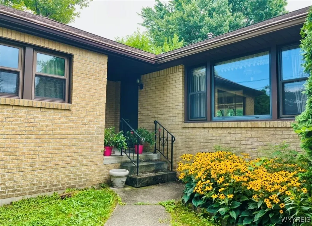 3973 Sowles Road, Hamburg, New York 14075, Hamburg, New York 14075, 4 Bedrooms Bedrooms, 9 Rooms Rooms,2 BathroomsBathrooms,Residential,Closed,3973 Sowles Road, Hamburg, New York 14075,0,B1565054