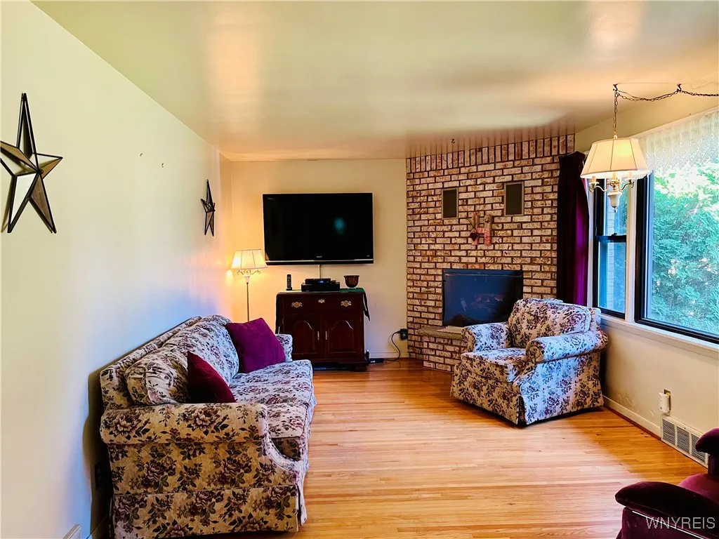 3973 Sowles Road, Hamburg, New York 14075, Hamburg, New York 14075, 4 Bedrooms Bedrooms, 9 Rooms Rooms,2 BathroomsBathrooms,Residential,Closed,3973 Sowles Road, Hamburg, New York 14075,0,B1565054