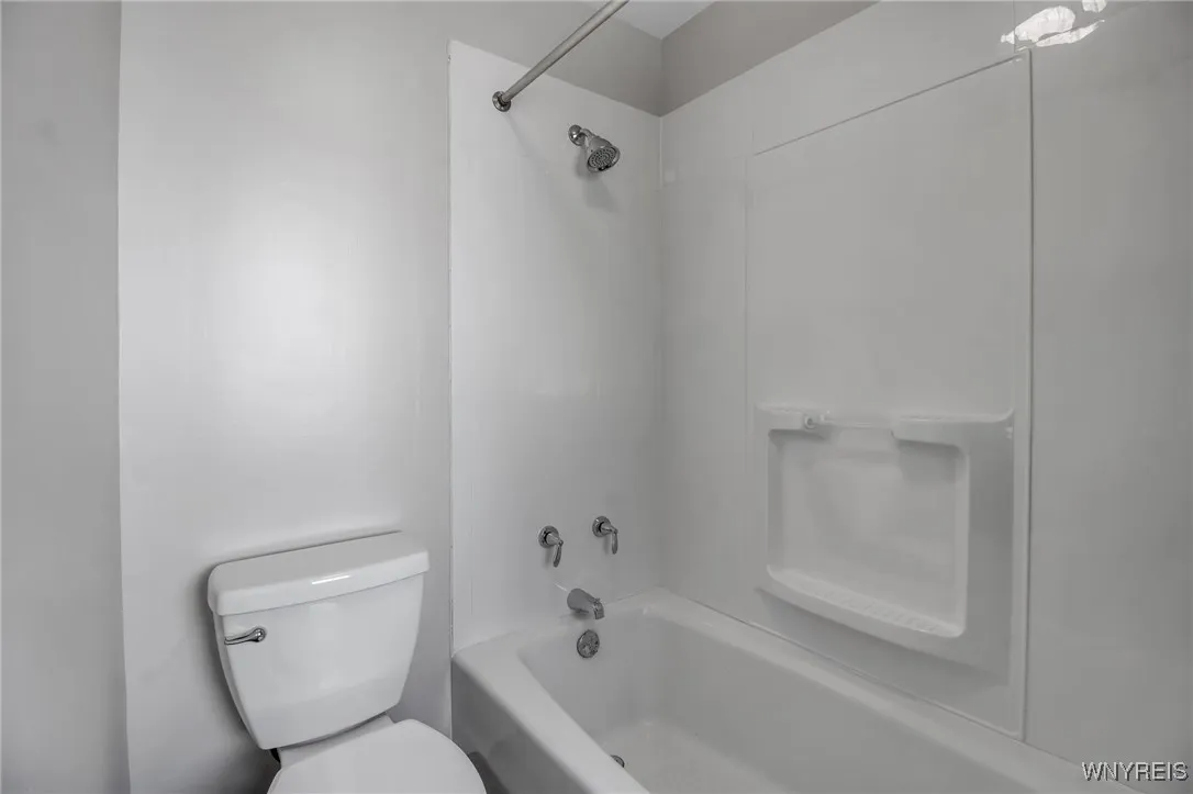 68 Oconnell Avenue, Buffalo, New York 14204, Buffalo, New York 14204, 5 Bedrooms Bedrooms, ,3 BathroomsBathrooms,Residential,Closed,68 Oconnell Avenue, Buffalo, New York 14204,0,B1567362