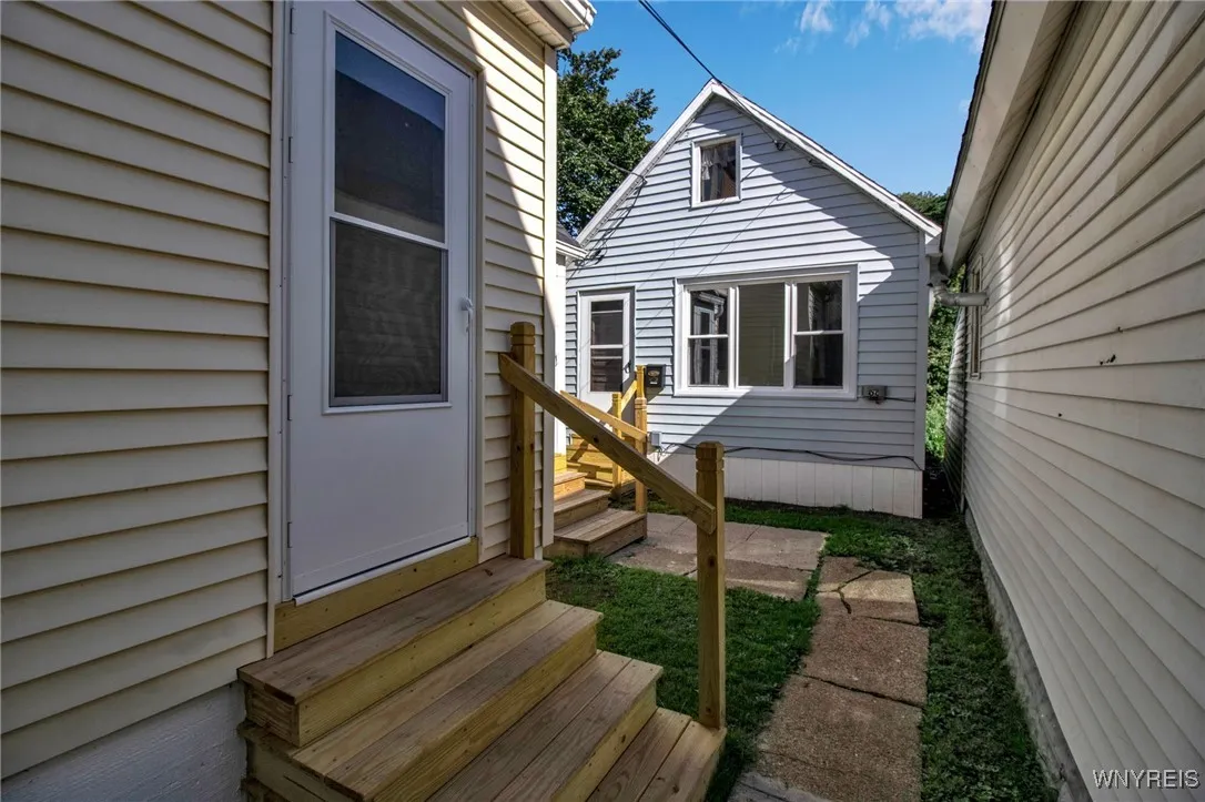 68 Oconnell Avenue, Buffalo, New York 14204, Buffalo, New York 14204, 5 Bedrooms Bedrooms, ,3 BathroomsBathrooms,Residential,Closed,68 Oconnell Avenue, Buffalo, New York 14204,0,B1567362