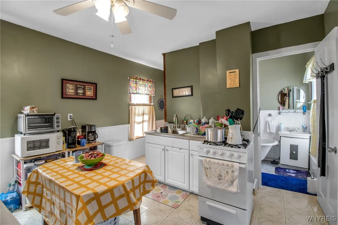 68 Oconnell Avenue, Buffalo, New York 14204, Buffalo, New York 14204, 5 Bedrooms Bedrooms, ,3 BathroomsBathrooms,Residential,Closed,68 Oconnell Avenue, Buffalo, New York 14204,0,B1567362
