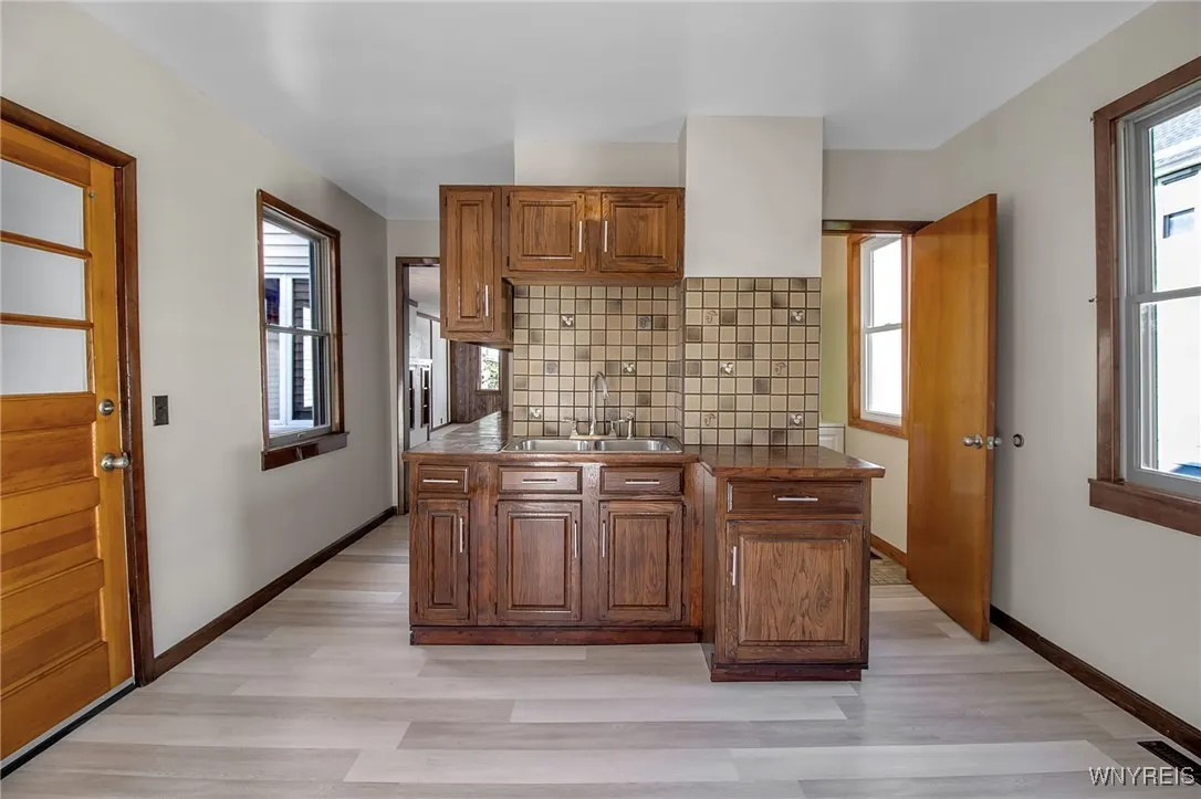 68 Oconnell Avenue, Buffalo, New York 14204, Buffalo, New York 14204, 5 Bedrooms Bedrooms, ,3 BathroomsBathrooms,Residential,Closed,68 Oconnell Avenue, Buffalo, New York 14204,0,B1567362