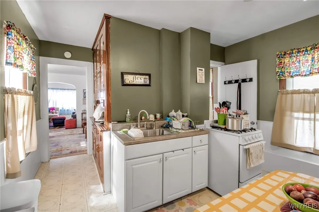 68 Oconnell Avenue, Buffalo, New York 14204, Buffalo, New York 14204, 5 Bedrooms Bedrooms, ,3 BathroomsBathrooms,Residential,Closed,68 Oconnell Avenue, Buffalo, New York 14204,0,B1567362