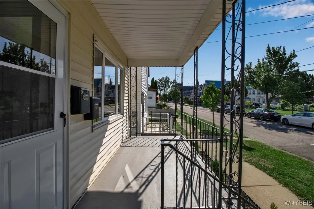 68 Oconnell Avenue, Buffalo, New York 14204, Buffalo, New York 14204, 5 Bedrooms Bedrooms, ,3 BathroomsBathrooms,Residential,Closed,68 Oconnell Avenue, Buffalo, New York 14204,0,B1567362