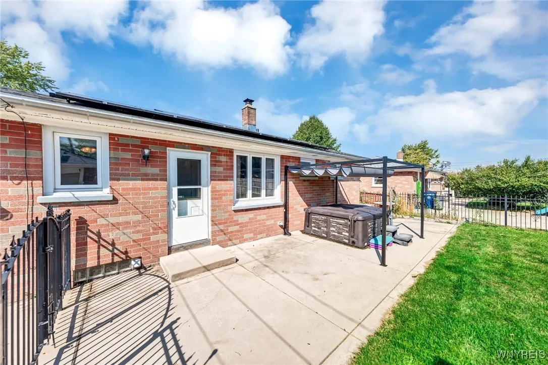 109 Alberta Drive, Amherst, New York 14226, Amherst, New York 14226, 3 Bedrooms Bedrooms, 5 Rooms Rooms,1 BathroomBathrooms,Residential,Closed,109 Alberta Drive, Amherst, New York 14226,0,B1567394