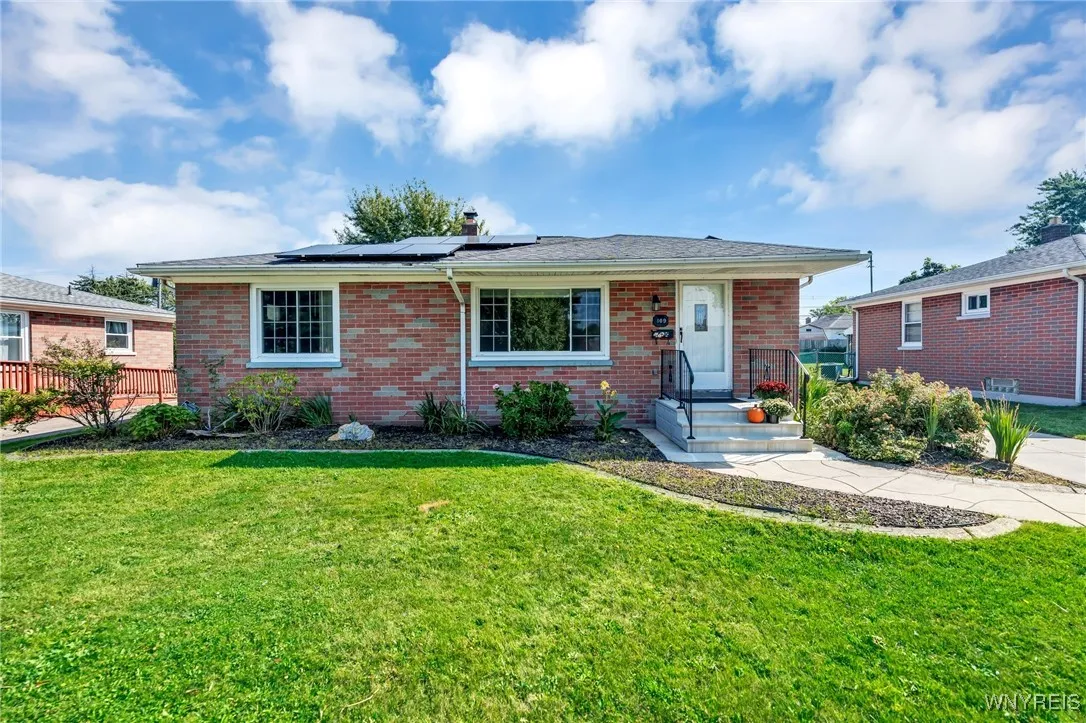 109 Alberta Drive, Amherst, New York 14226, Amherst, New York 14226, 3 Bedrooms Bedrooms, 5 Rooms Rooms,1 BathroomBathrooms,Residential,Closed,109 Alberta Drive, Amherst, New York 14226,0,B1567394
