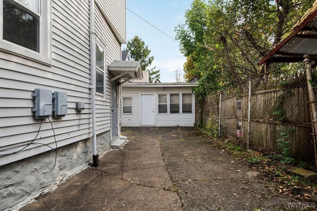 393 Fargo Avenue, Buffalo, New York 14213, Buffalo, New York 14213, 4 Bedrooms Bedrooms, ,2 BathroomsBathrooms,Residential,Closed,393 Fargo Avenue, Buffalo, New York 14213,0,B1567533