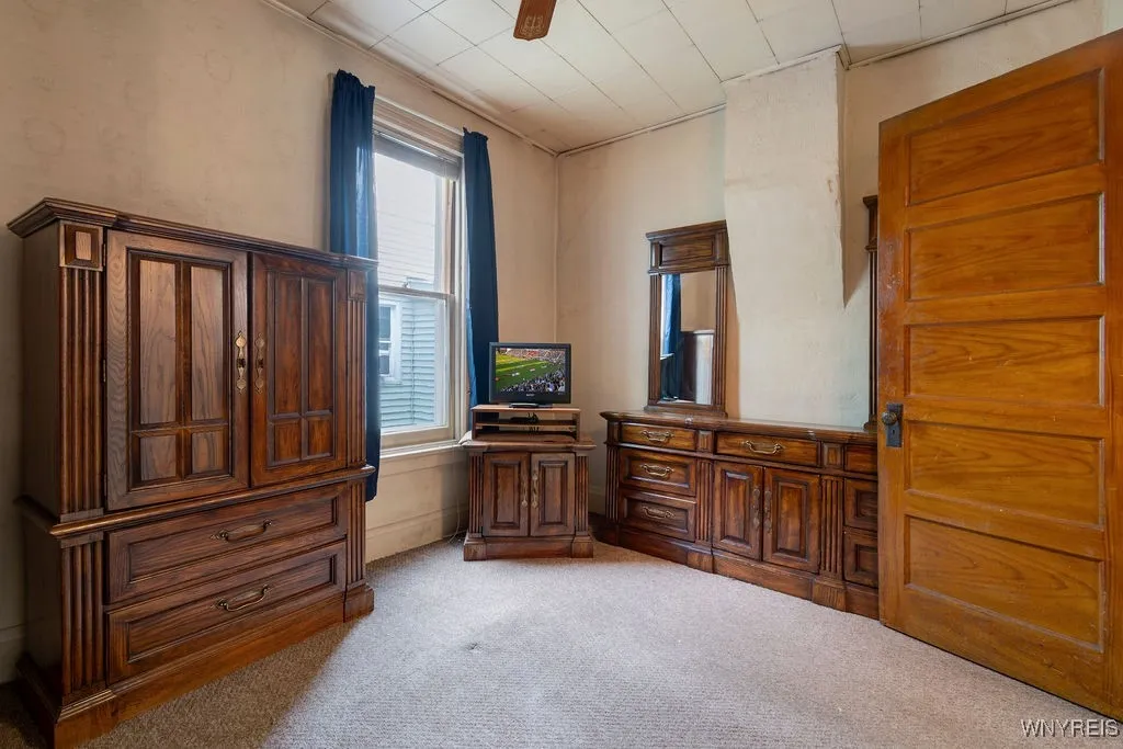 393 Fargo Avenue, Buffalo, New York 14213, Buffalo, New York 14213, 4 Bedrooms Bedrooms, ,2 BathroomsBathrooms,Residential,Closed,393 Fargo Avenue, Buffalo, New York 14213,0,B1567533