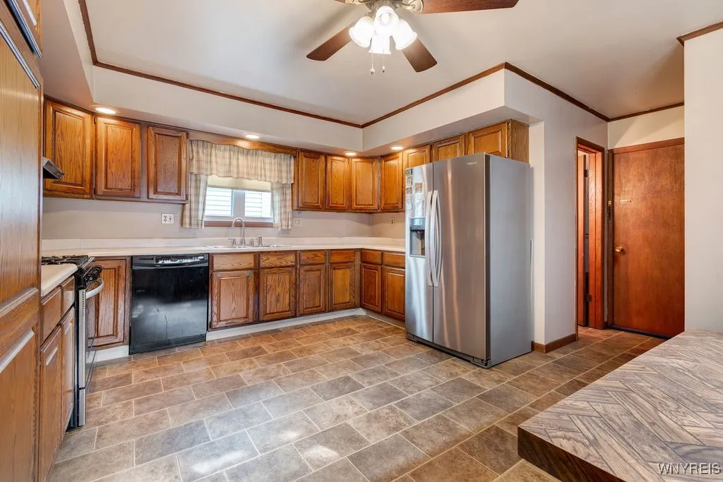 393 Fargo Avenue, Buffalo, New York 14213, Buffalo, New York 14213, 4 Bedrooms Bedrooms, ,2 BathroomsBathrooms,Residential,Closed,393 Fargo Avenue, Buffalo, New York 14213,0,B1567533