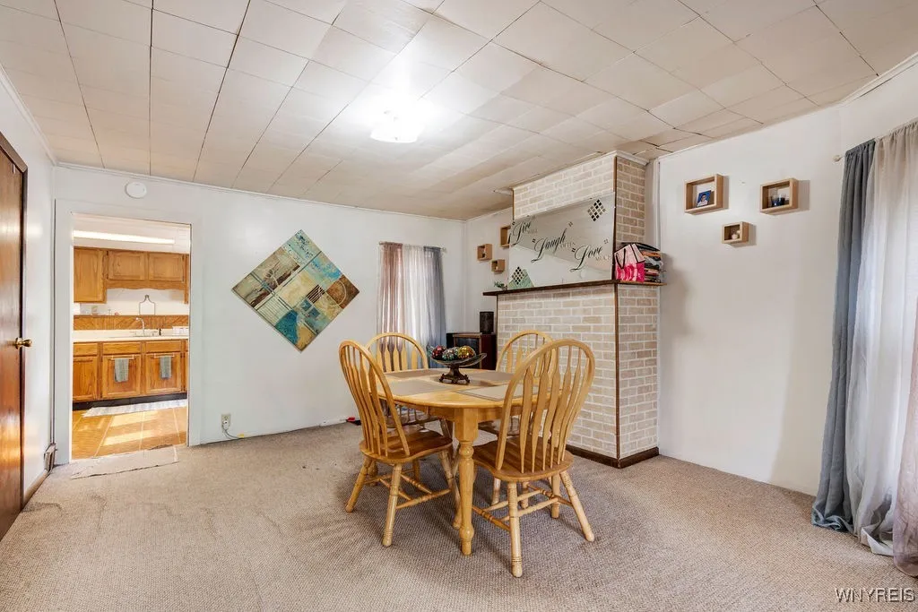 393 Fargo Avenue, Buffalo, New York 14213, Buffalo, New York 14213, 4 Bedrooms Bedrooms, ,2 BathroomsBathrooms,Residential,Closed,393 Fargo Avenue, Buffalo, New York 14213,0,B1567533