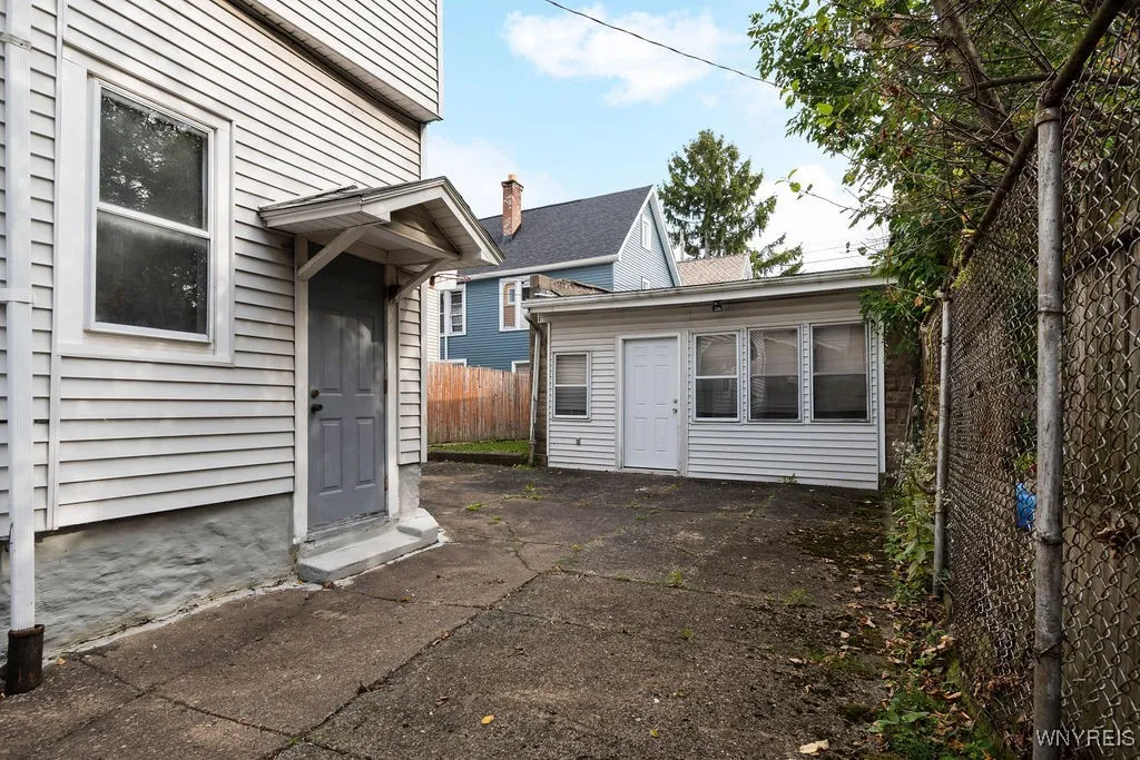 393 Fargo Avenue, Buffalo, New York 14213, Buffalo, New York 14213, 4 Bedrooms Bedrooms, ,2 BathroomsBathrooms,Residential,Closed,393 Fargo Avenue, Buffalo, New York 14213,0,B1567533