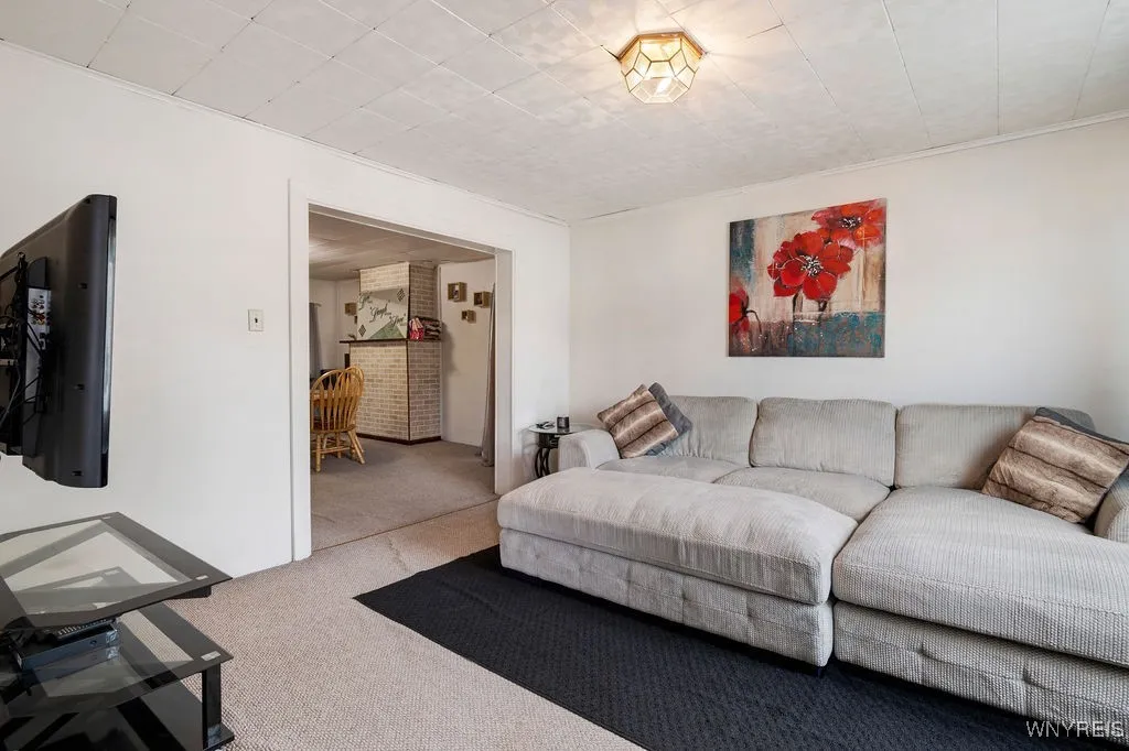 393 Fargo Avenue, Buffalo, New York 14213, Buffalo, New York 14213, 4 Bedrooms Bedrooms, ,2 BathroomsBathrooms,Residential,Closed,393 Fargo Avenue, Buffalo, New York 14213,0,B1567533