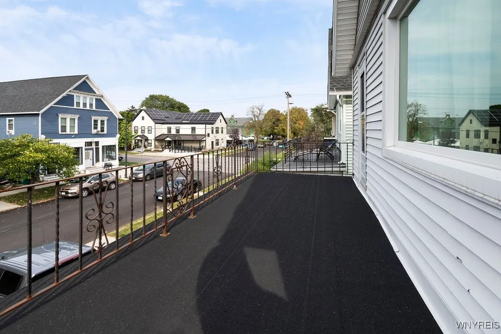 393 Fargo Avenue, Buffalo, New York 14213, Buffalo, New York 14213, 4 Bedrooms Bedrooms, ,2 BathroomsBathrooms,Residential,Closed,393 Fargo Avenue, Buffalo, New York 14213,0,B1567533