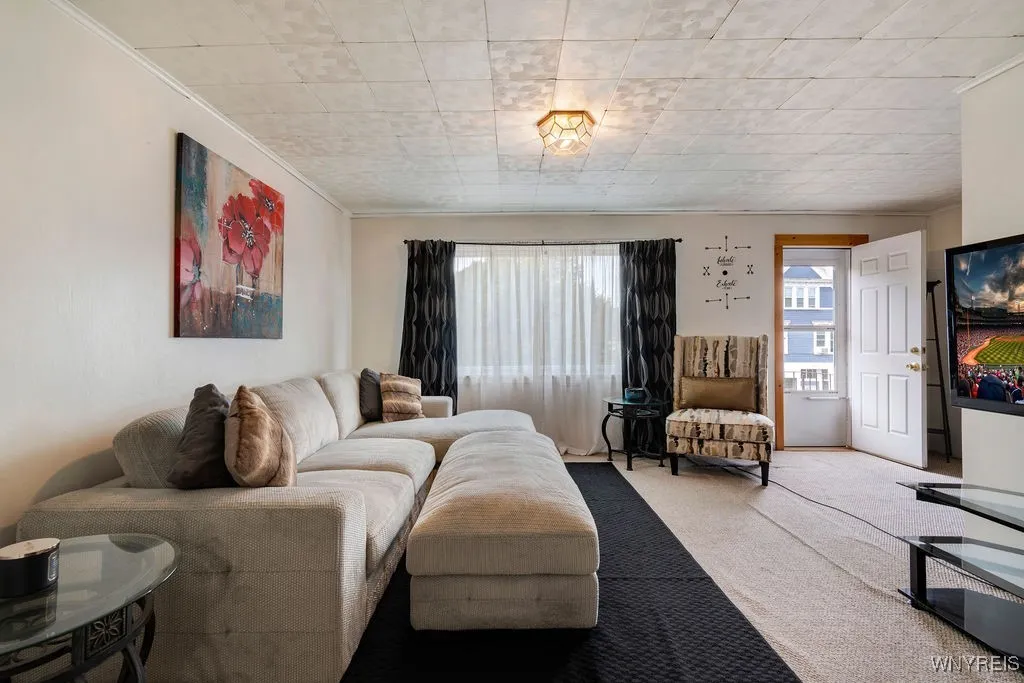 393 Fargo Avenue, Buffalo, New York 14213, Buffalo, New York 14213, 4 Bedrooms Bedrooms, ,2 BathroomsBathrooms,Residential,Closed,393 Fargo Avenue, Buffalo, New York 14213,0,B1567533