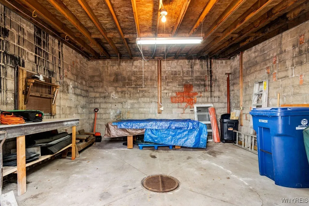 393 Fargo Avenue, Buffalo, New York 14213, Buffalo, New York 14213, 4 Bedrooms Bedrooms, ,2 BathroomsBathrooms,Residential,Closed,393 Fargo Avenue, Buffalo, New York 14213,0,B1567533