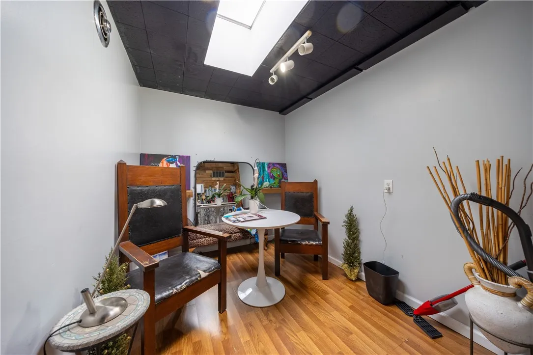 Upstairs Salon Unit