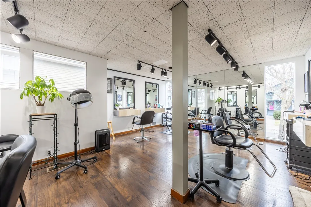 Upstairs Salon Unit